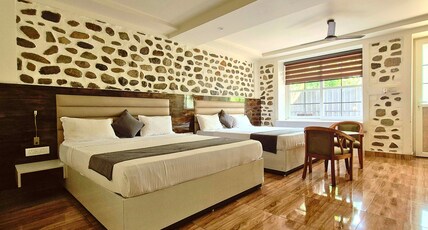 Bunk Stay Co-working and Yoga Room Type - Luxury Stone Cottage