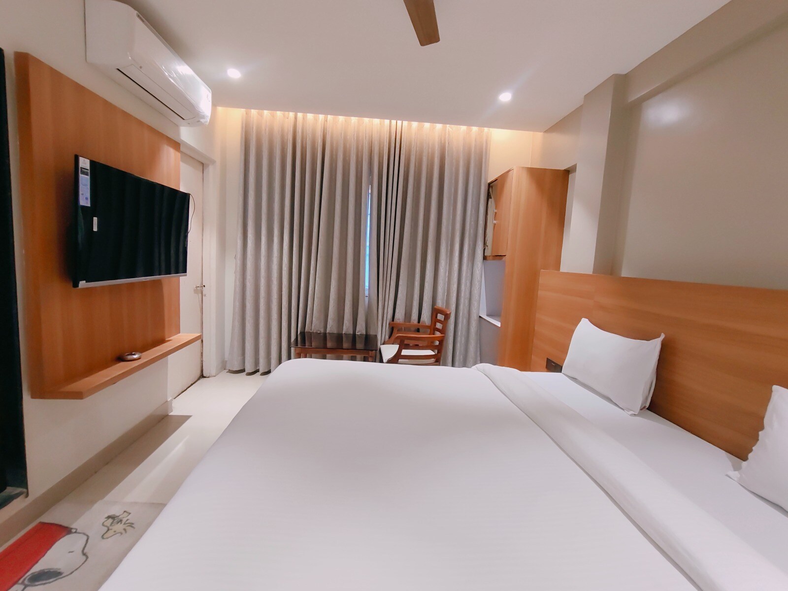 Hotel Nandanvan Excutive - Tap to explore photos