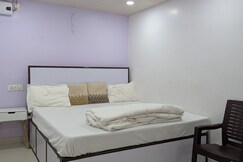 Meenakshi Paying Guest House