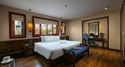Oriental Suite Hotel & Spa Room Type - Junior Suite with City View Oriental Suite Hotel & Spa Room Type - Junior Suite with City View