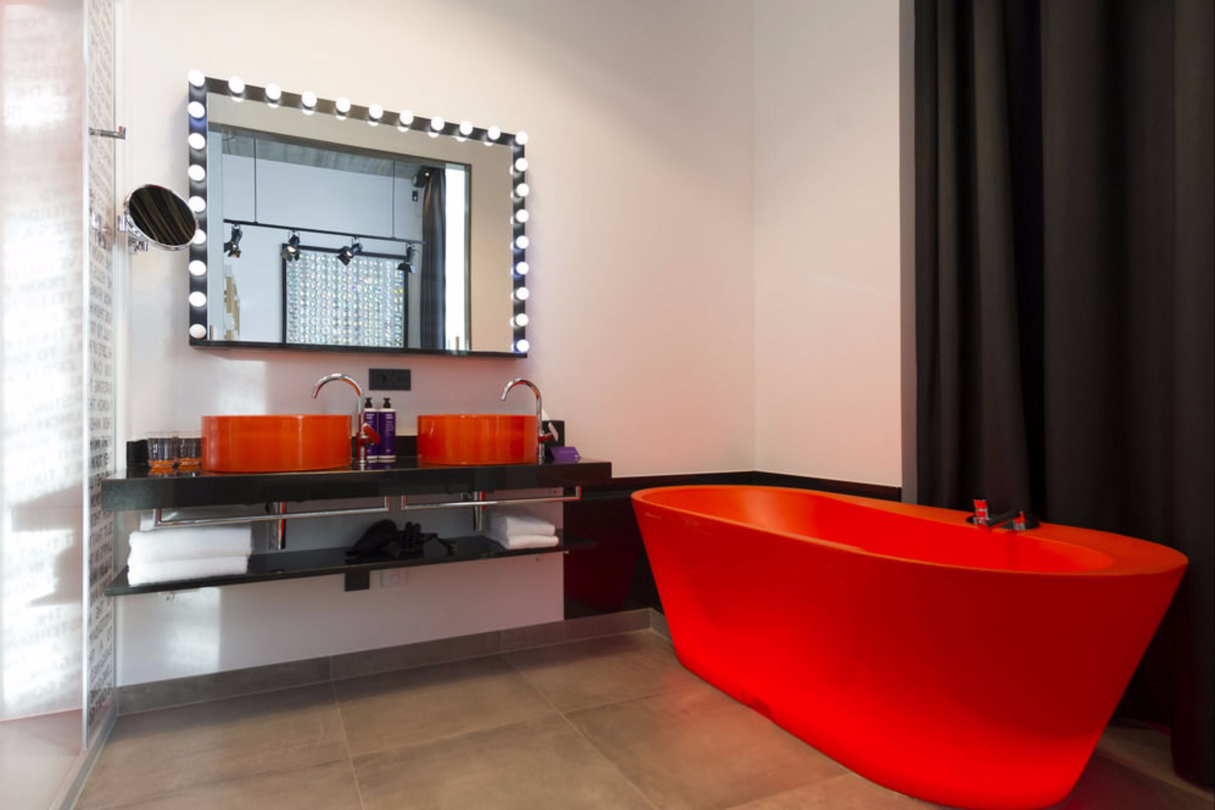 Jaz Hotel Amsterdam - Tap to explore photos
