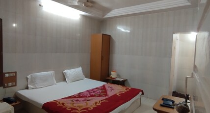 Hotel Meera Dwarka Room Type - Standard Double Bed Non-Ac