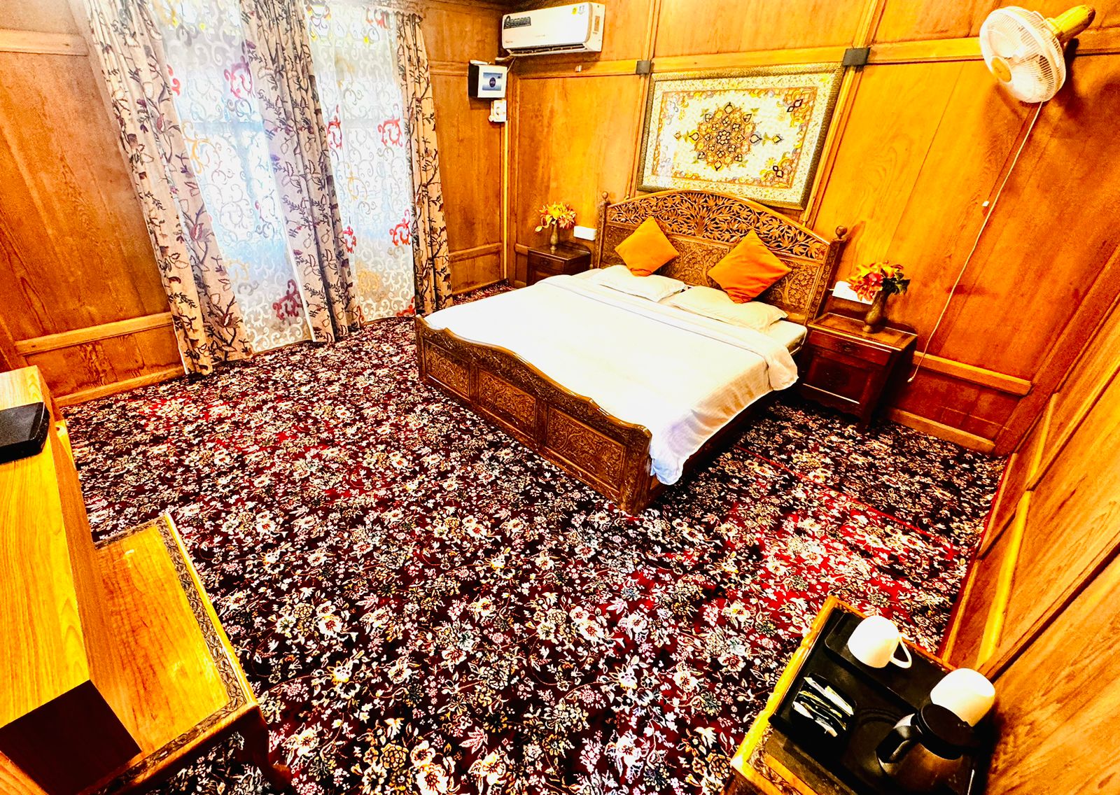 Shabnam Group of Houseboats - Tap to explore photos