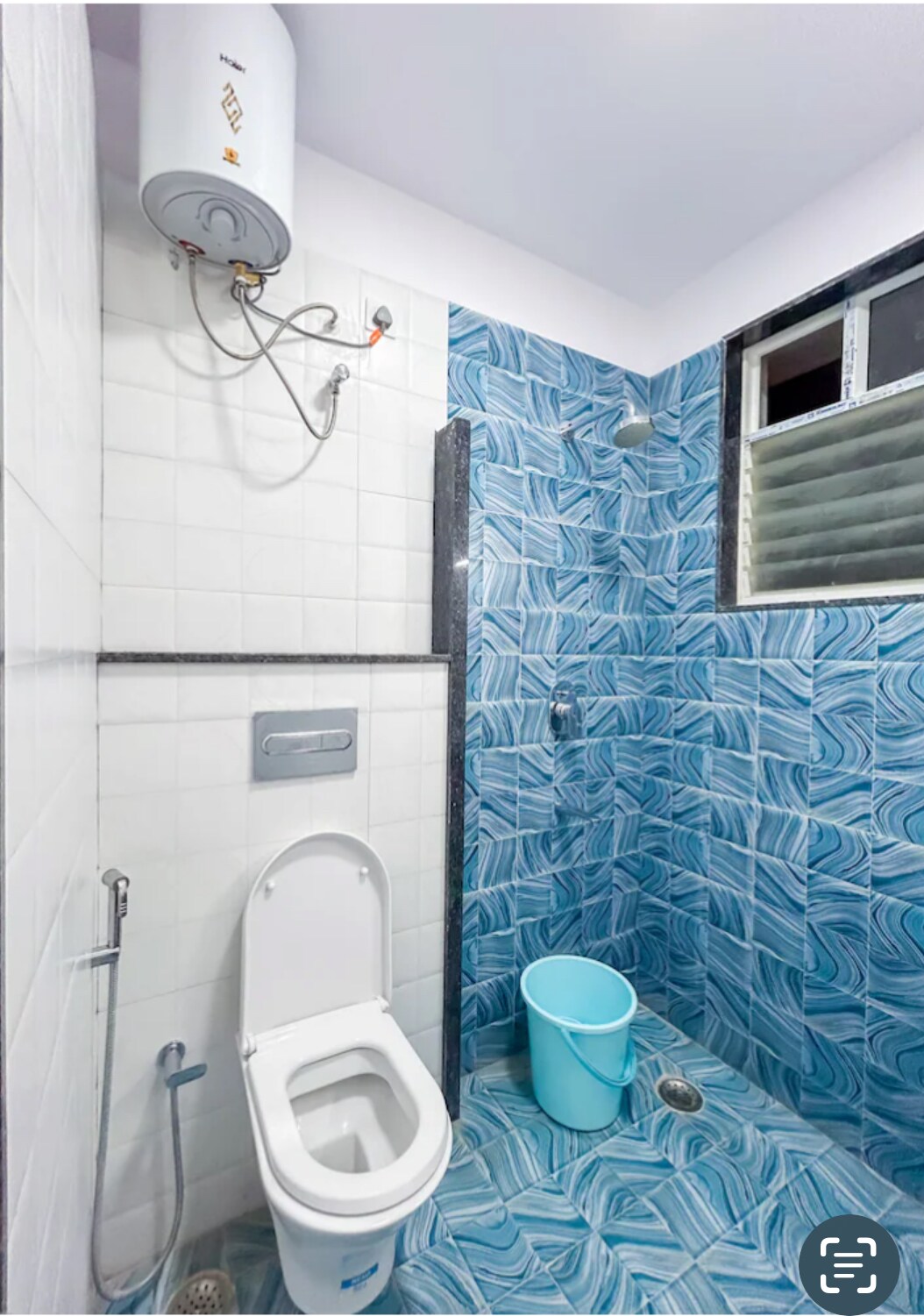 Palm Regal - Tap to explore photos