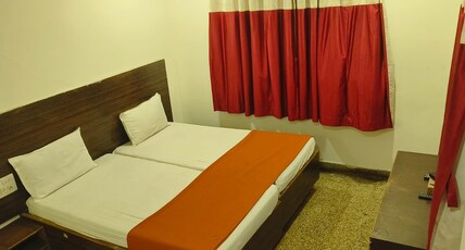 SRI BRUNDAVAN LODGE, VIJAYAWADA Room Type - Deluxe Double Room ( Near Railway station)