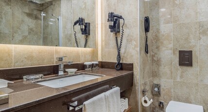 Holiday Inn ANTALYA - LARA Room Type - 2 Twin Beds Standard City View