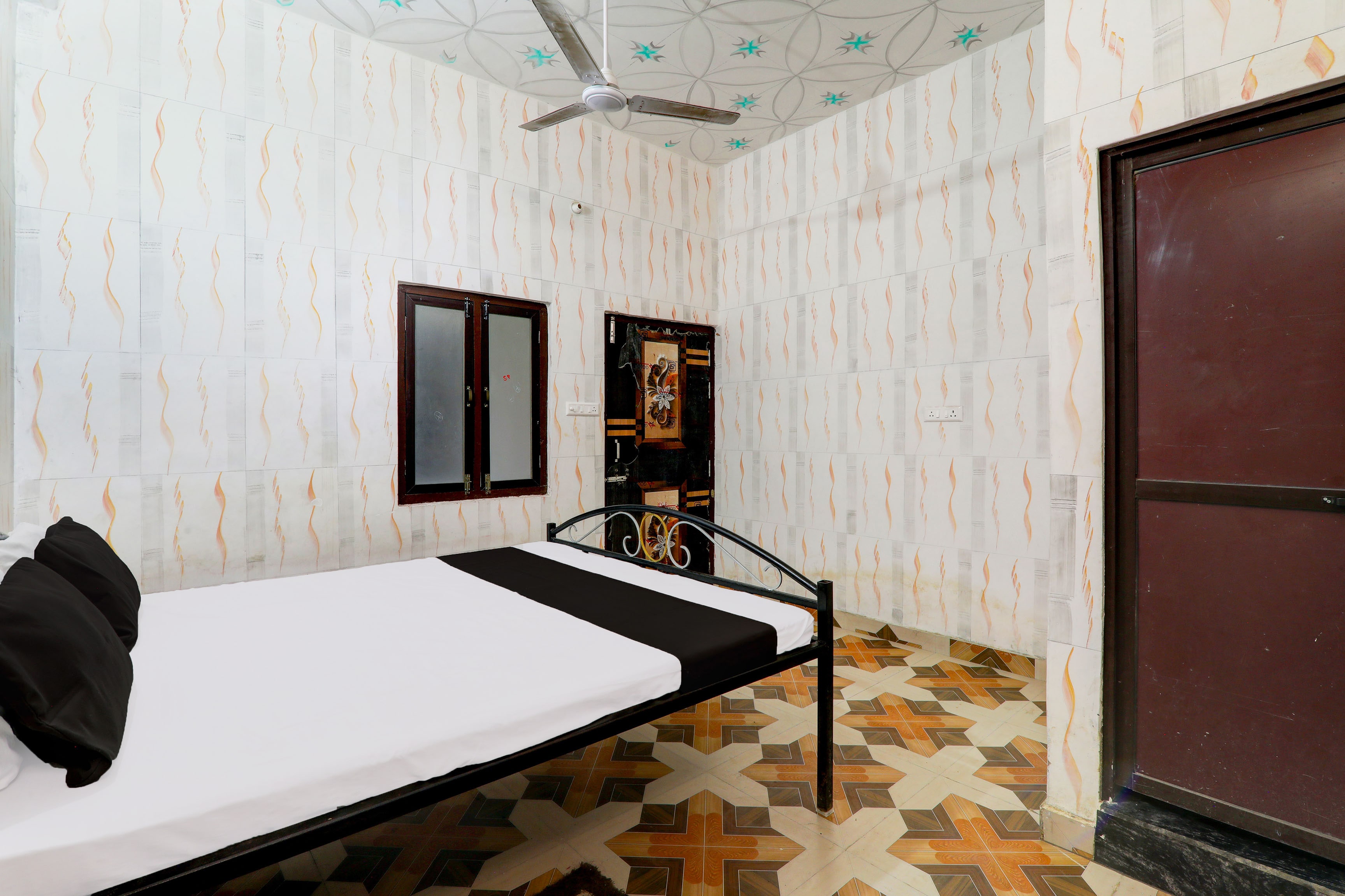 SPOT ON Taj Palace - Tap to explore photos