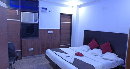 Kuber Residency Room Type - Deluxe room