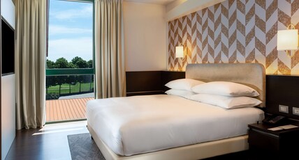 Doubletree by Hilton Milan Malpensa Solbiate Olona Room Type - KING DELUXE WITH VIEW