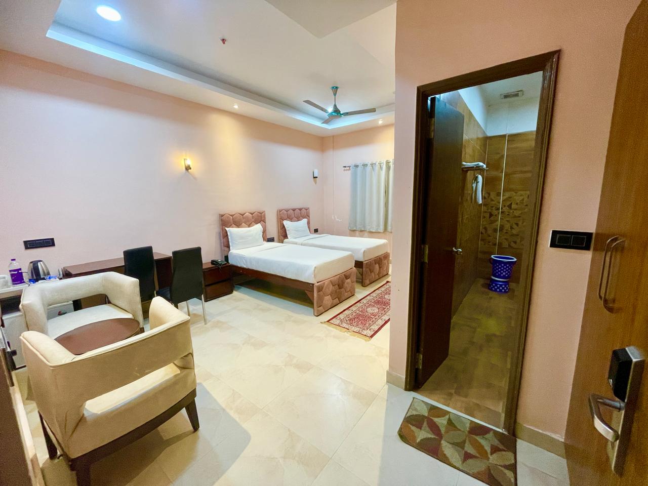 MAHARAJA HOTEL & BANQUET - Tap to explore photos