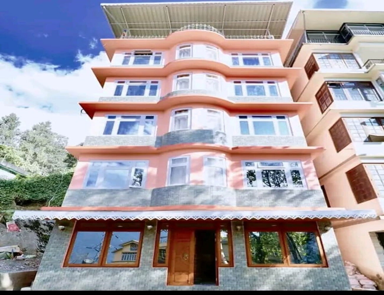 Hotel Mount Emeraldd Gangtok - Tap to explore photos