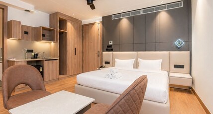 Melange Hotel - Golf course road Room Type - Standard Room