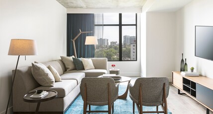 Kimpton Aertson Hotel, an IHG hotel Room Type - 1 Bedroom Suite Walk In Shower