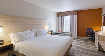 Holiday Inn Express LEXINGTON Room Type - 1 Kng Bed Standard Comm Mobil Access Tub