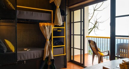 The Hosteller Munnar Room Type - Bed in 6 Bed Mixed Dormitory with Balcony and Valley View