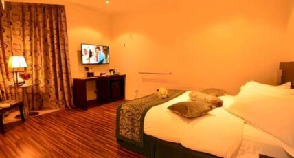 Sunday Millennia Hotel Room Type - Honeymoon Suite with jacuzzi