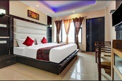 Hilltop Courtyard Family suites