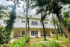 Blue Lagoon Inn Resort