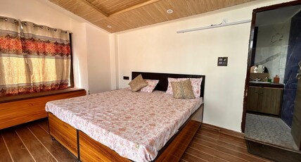 In The Woods Homestay Room Type - Mini mountain view cottage with private balcony