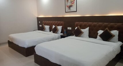 THE RUDRAKSH  HOTEL Room Type - Suite Room