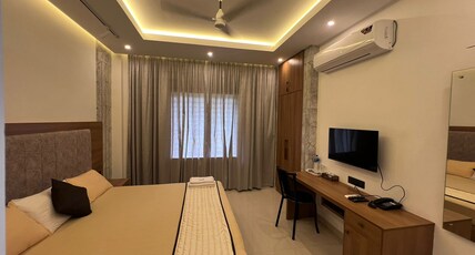 ROYALE REVERA Room Type - EXECUTIVE AC ROOM