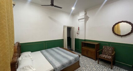 THE RED ROOF INN Room Type - Bedroom 3