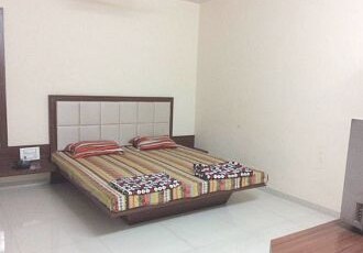 Hotel Vishwakarma Room Type - Deluxe Room AC