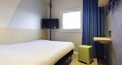 ibis budget Villemomble Room Type - DOUBLE - Room with a large bed for 2 people