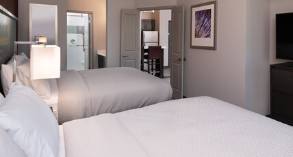 Staybridge Suites - Lake Charles, an IHG hotel Room Type - 2 Queen 1 Bedroom Suite Mobility Accessible Tub