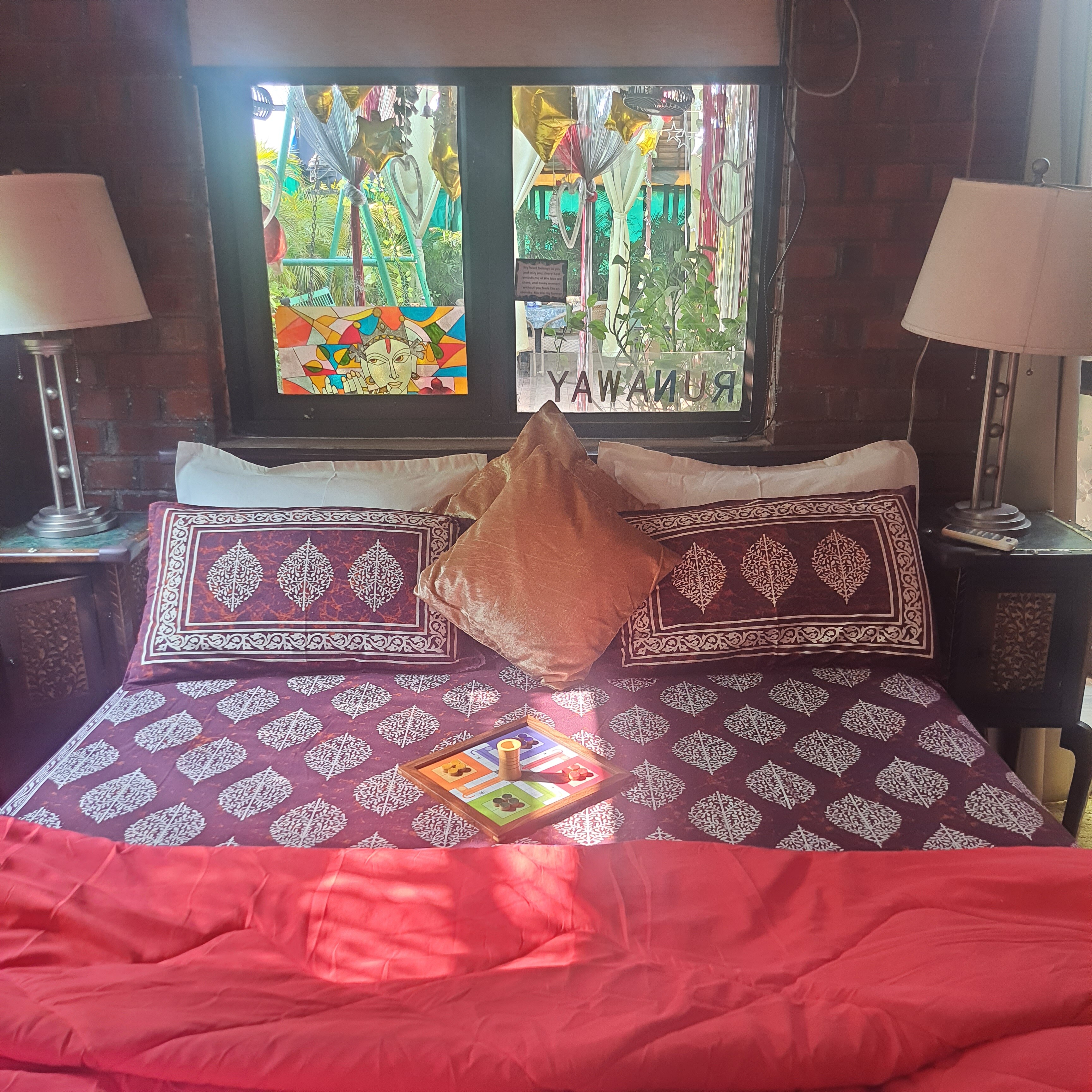 Runaway boutique studio - Tap to explore photos