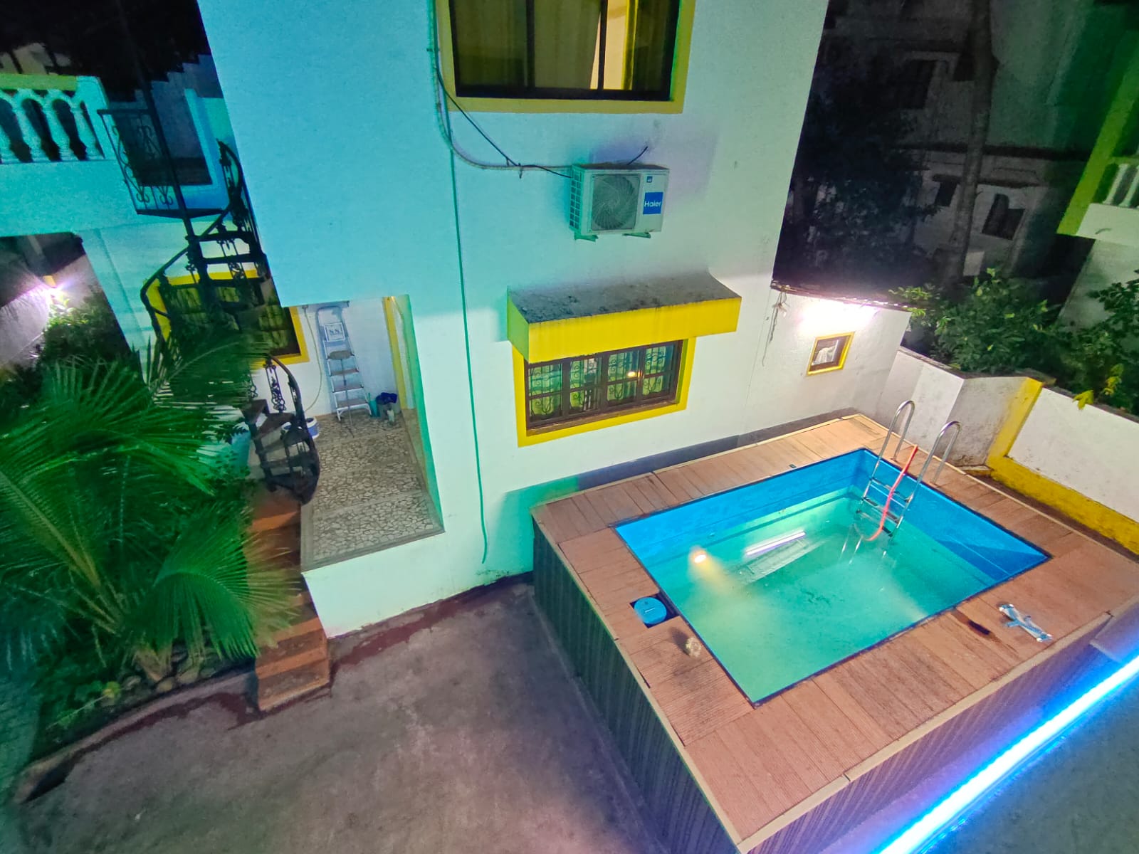 Arcadia Villa Luxurious 3 Bedroom Beach Villa with Pool Just 100mtr From Candolim Beach - Tap to explore photos