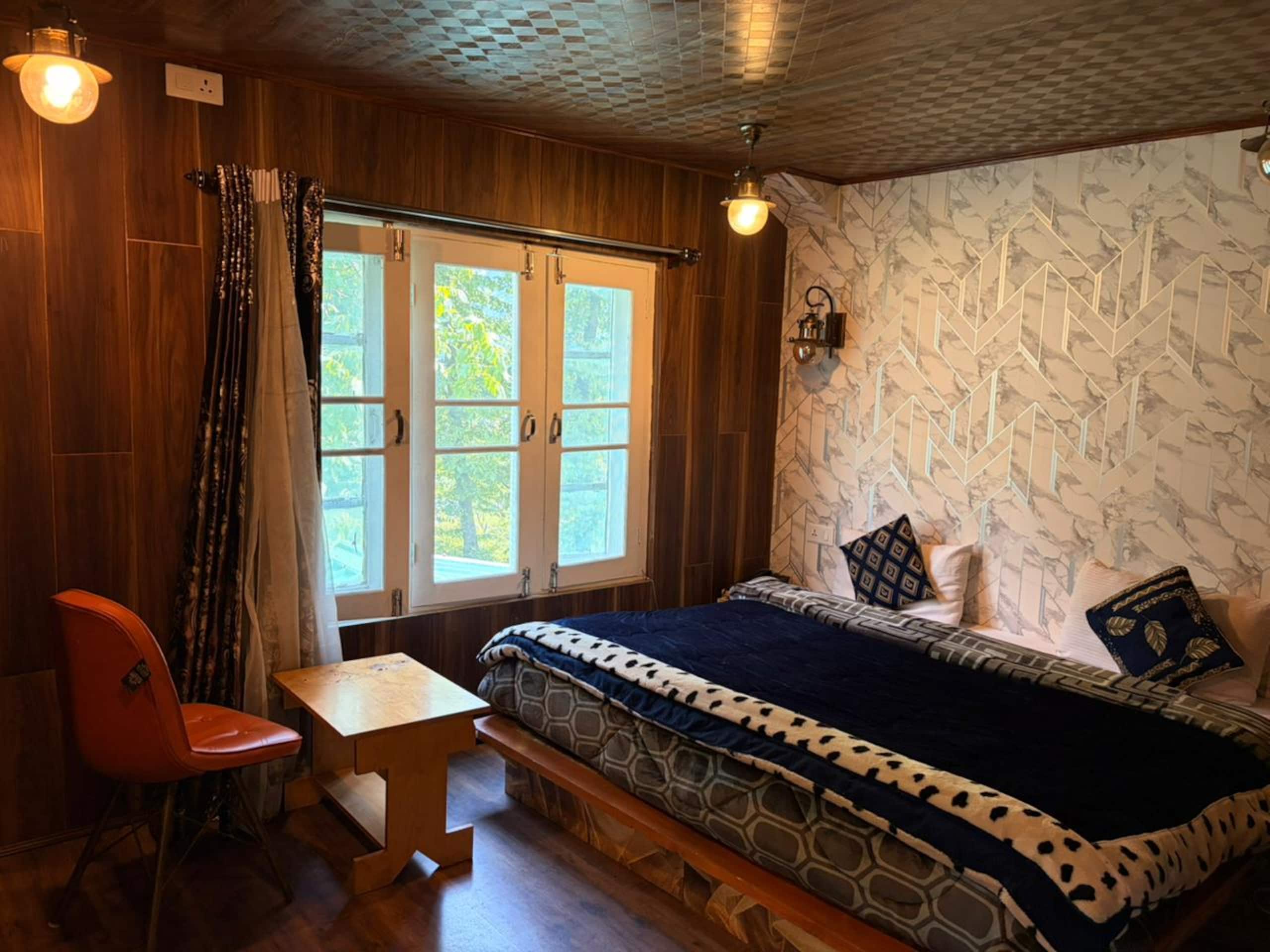 Entire Hut in Pahalgam Fully Private - Tap to explore photos