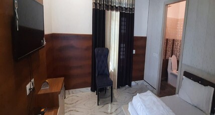 The Kainaat Hotel Room Type - Deluxe Room