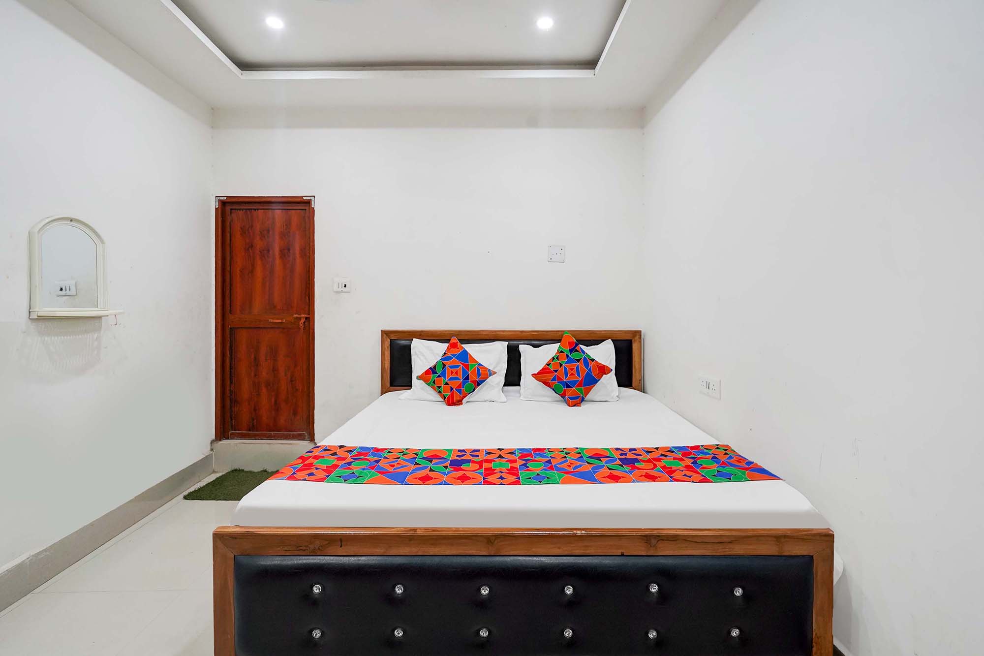FabHotel Ramendra Palace - Tap to explore photos
