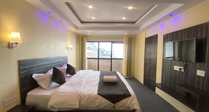 Hotel Amaira Room Type - DELUXE DOUBLE ROOM WITH BALCONY