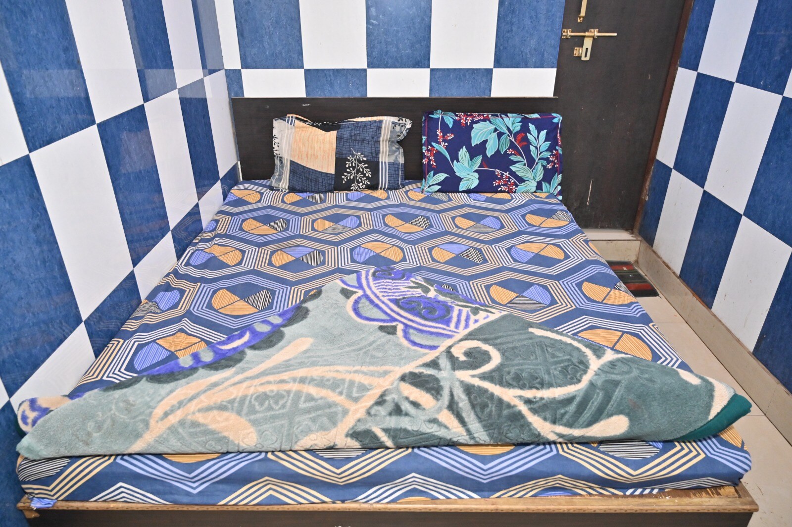 Hotel Royal Deep Lucknow - Tap to explore photos