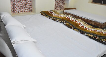 Hotel Gunjan Palace Room Type - AC Deluxe Room