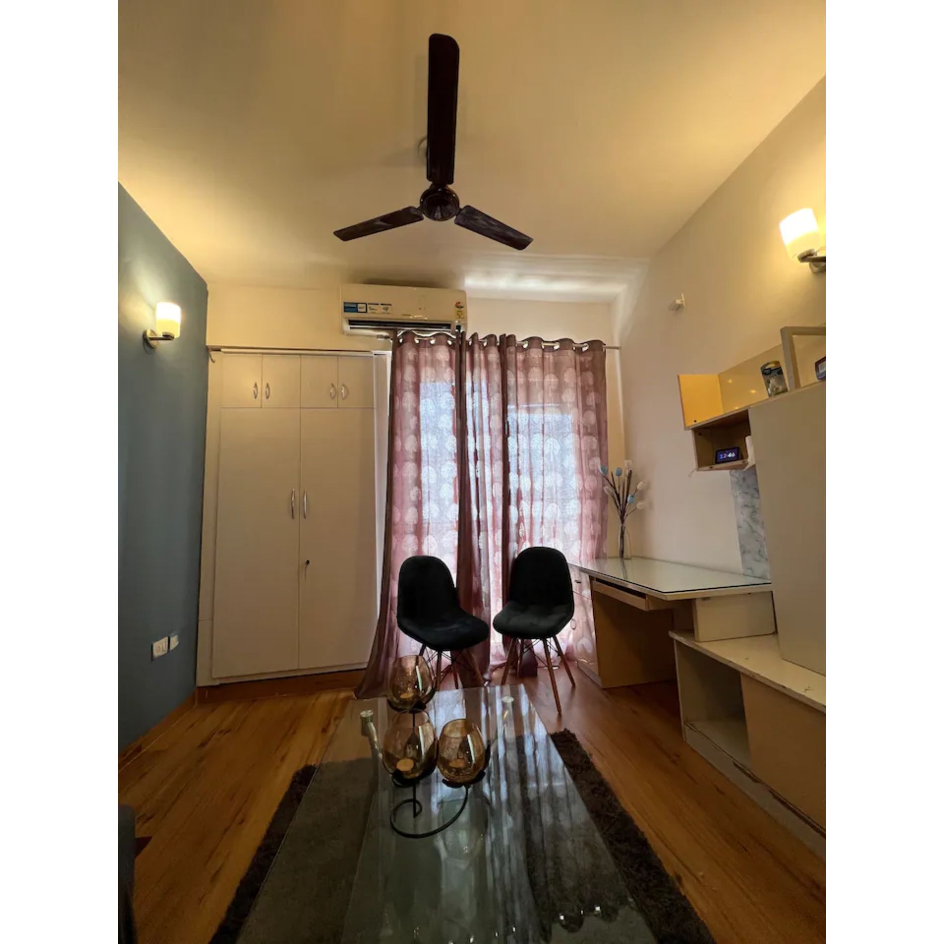 Jubilant Studio:High Rise private *studio* - Tap to explore photos