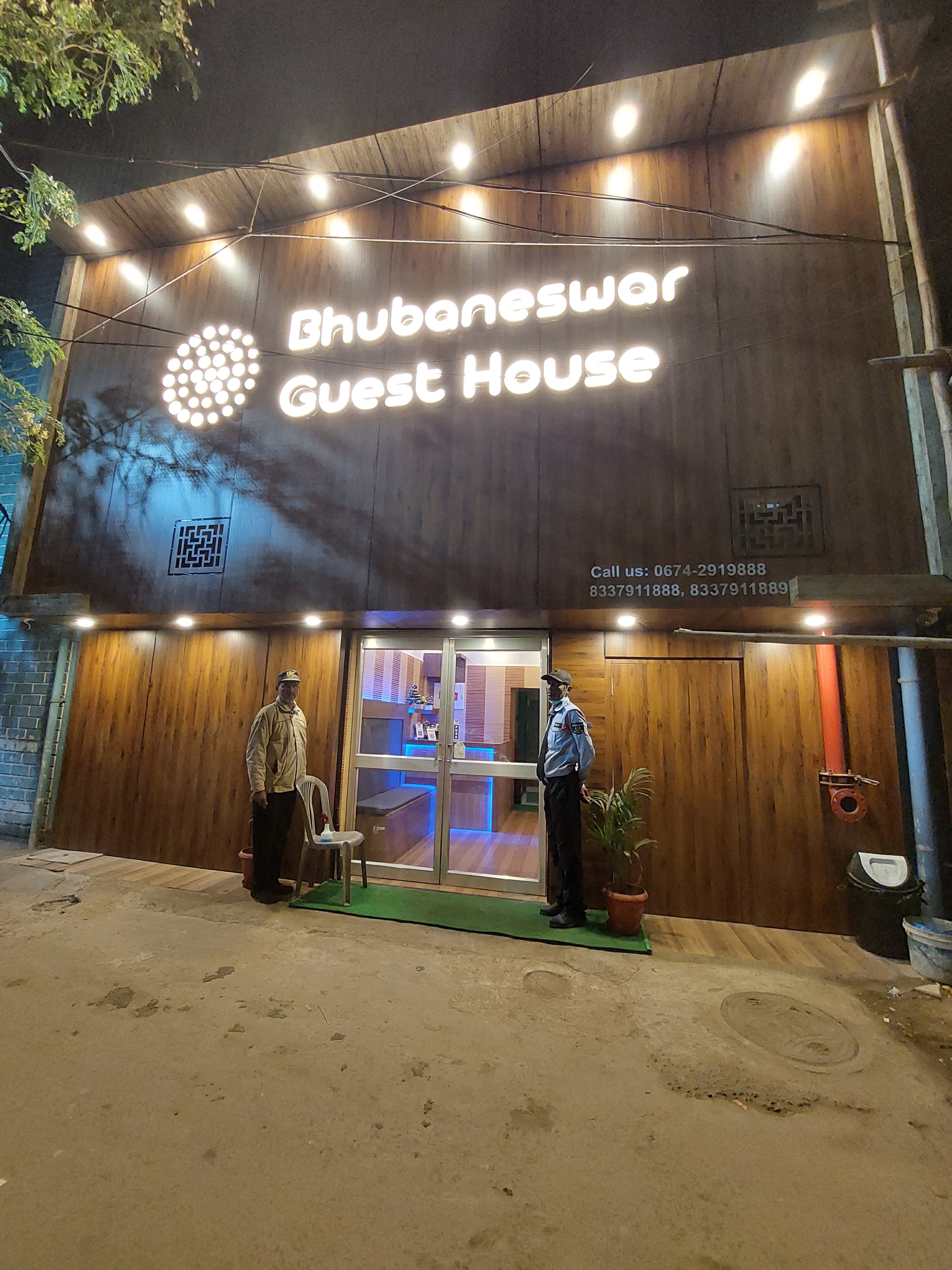 Bhubaneswar Guest House - Tap to explore photos