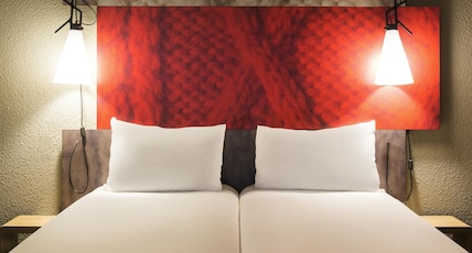 ibis Zurich Messe-Airport Room Type - Room with twin beds 31x79 inches 80x200 cm, new sleep easy concept ibis Zurich Messe-Airport Room Type - Room with twin beds 31x79 inches 80x200 cm, new sleep easy concept
