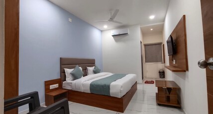 Hotel Akruti Inn Room Type - Deluxe Room