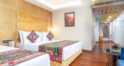 Hotel Central Park Nearby Dal Lake Room Type - Family Suite