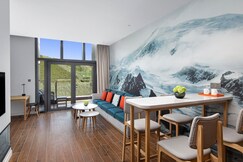 Holiday Inn Express CHONGLI