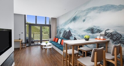 Holiday Inn Express CHONGLI Room Type - 3 Single Junior Suite