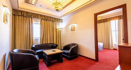 The Platinum Hotel Room Type - Royale Suite