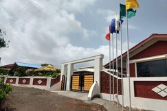 Red Stone Paradise | Rooms & Caretaker