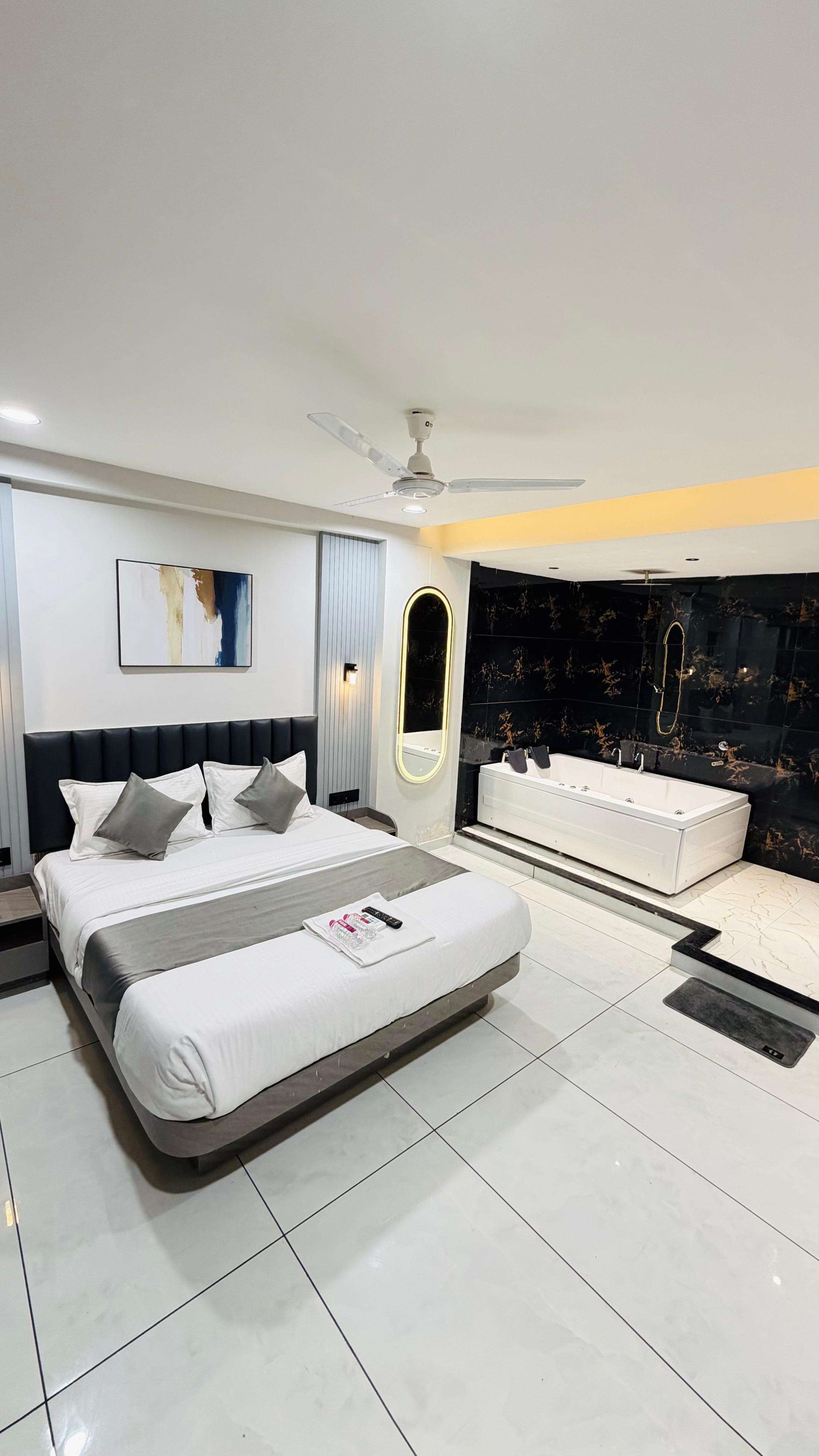 Hotel Palash Icon - Tap to explore photos