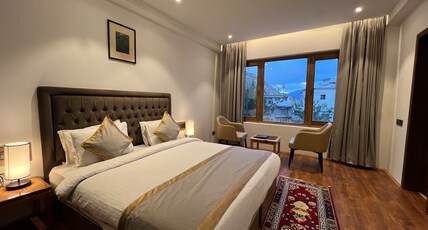 The pangong Hotel !Near Main Market Leh! Room Type - Superior Room