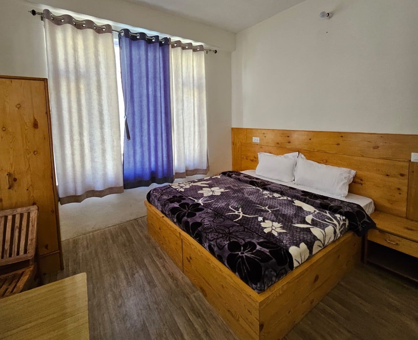 Sonam Guest House - Tap to explore photos