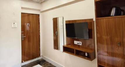 Hotel Eldoria Palace  Near U.S. Consulate, Bandra Kurla Complex (BKC) Room Type - Standard Room with Air Conditioning